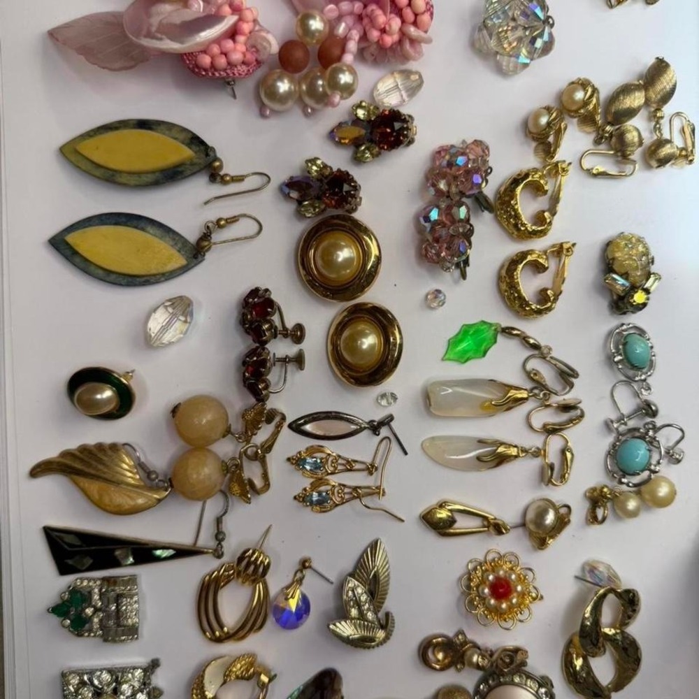 EARRINGS JEWELRY LOT